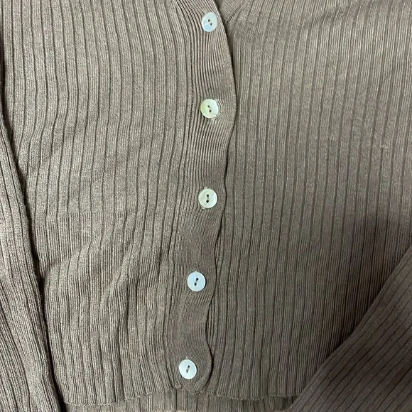 Cardigan - Picture 2 of 4